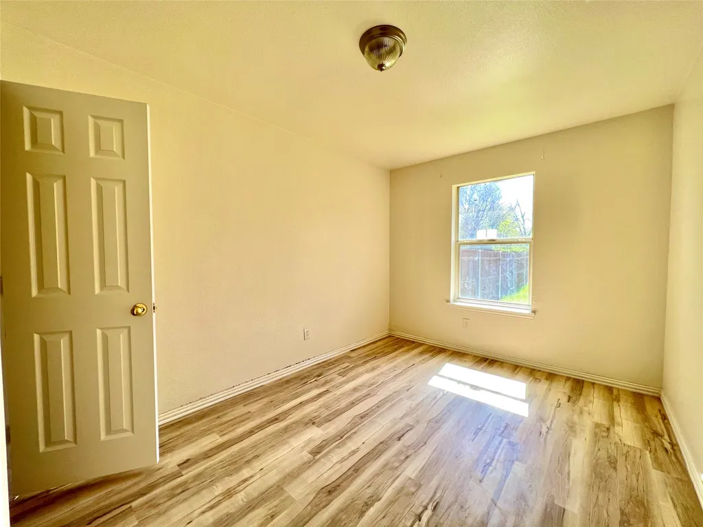 5004 Chapman Street Fort Worth TX 76105