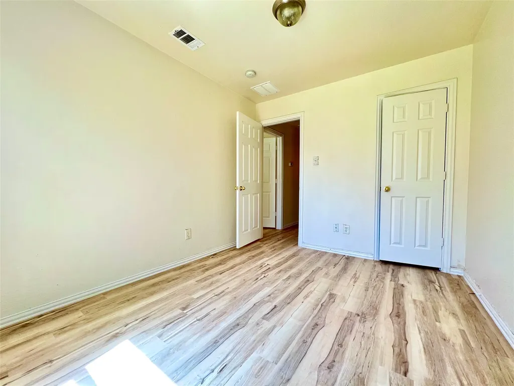 5004 Chapman Street Fort Worth TX 76105