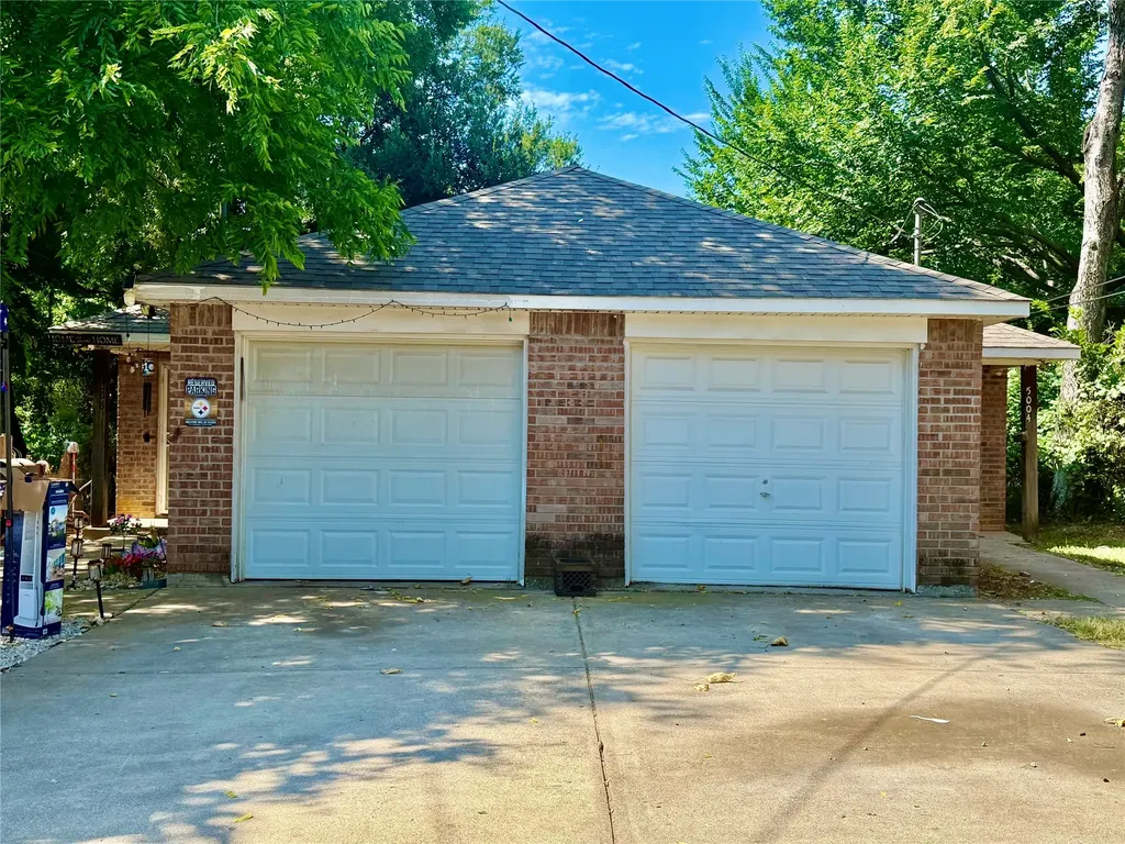 5004 Chapman Street Fort Worth TX 76105