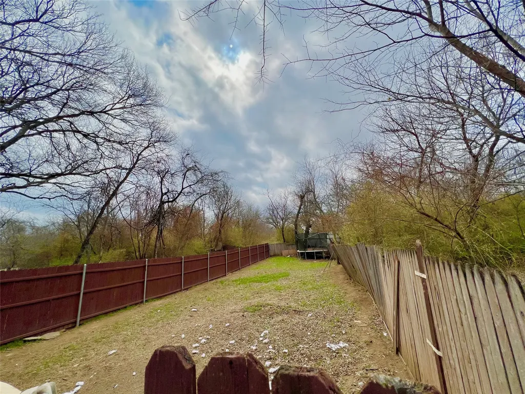 5004 Chapman Street Fort Worth TX 76105