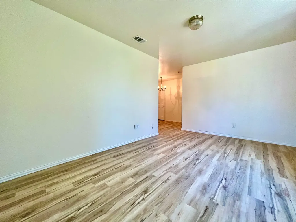 5004 Chapman Street Fort Worth TX 76105