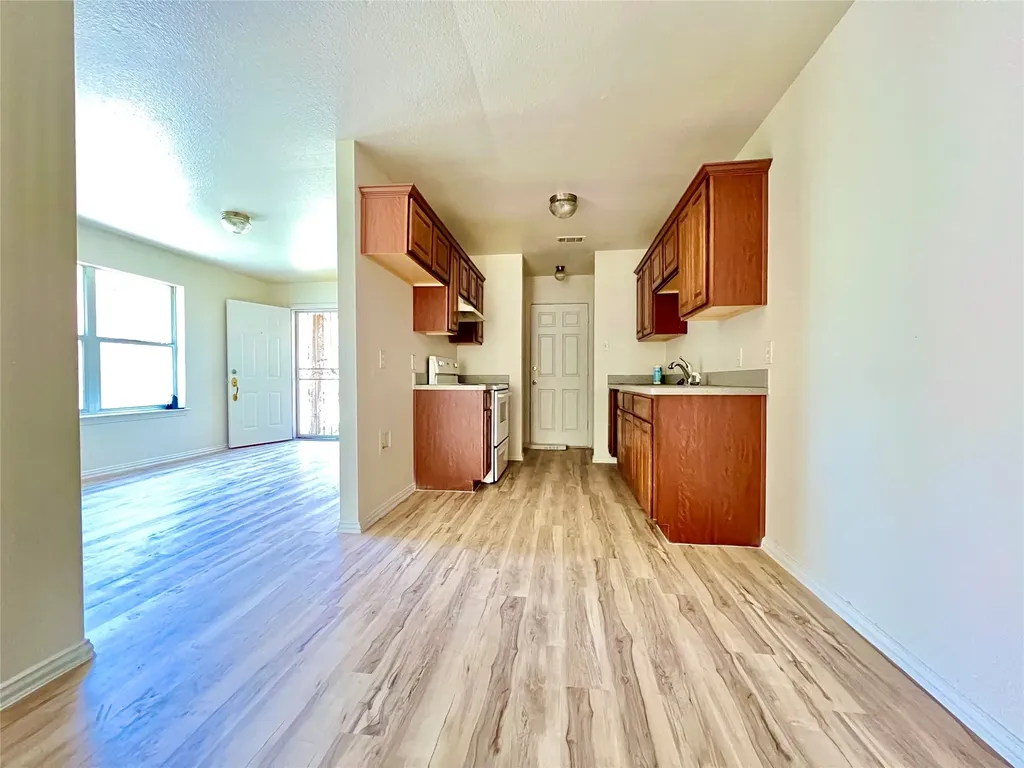 5004 Chapman Street Fort Worth TX 76105