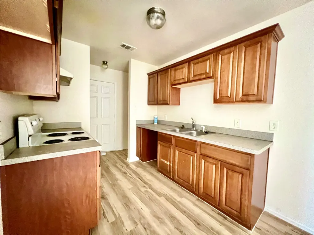 5004 Chapman Street Fort Worth TX 76105