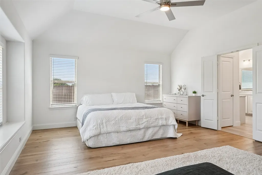 218 Oakcrest Drive Justin TX 76247
