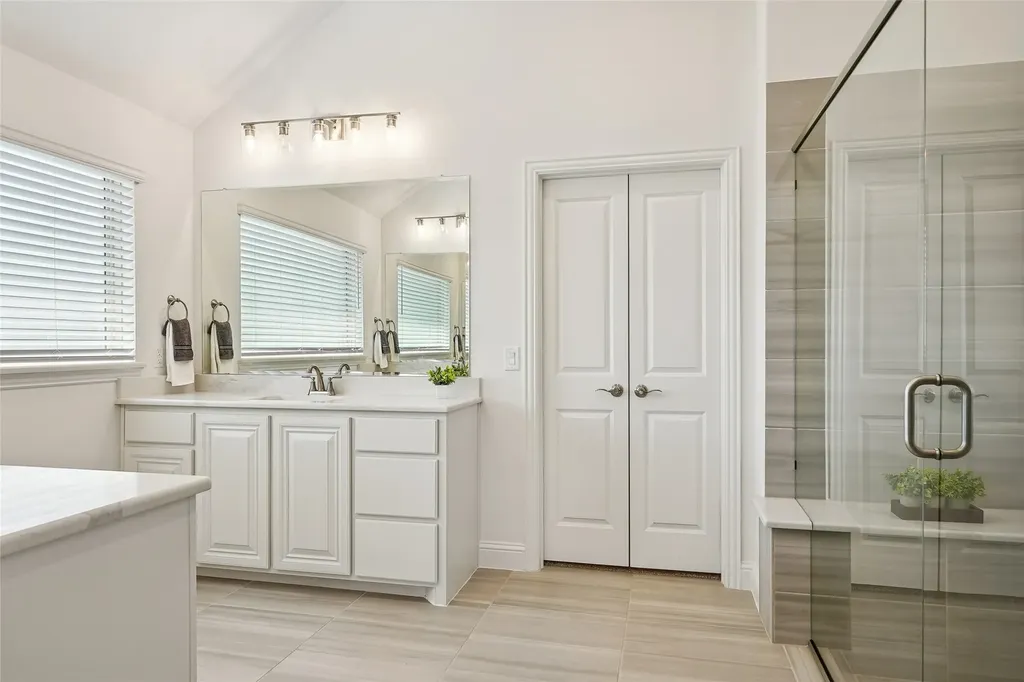 218 Oakcrest Drive Justin TX 76247