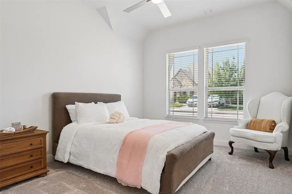 218 Oakcrest Drive Justin TX 76247