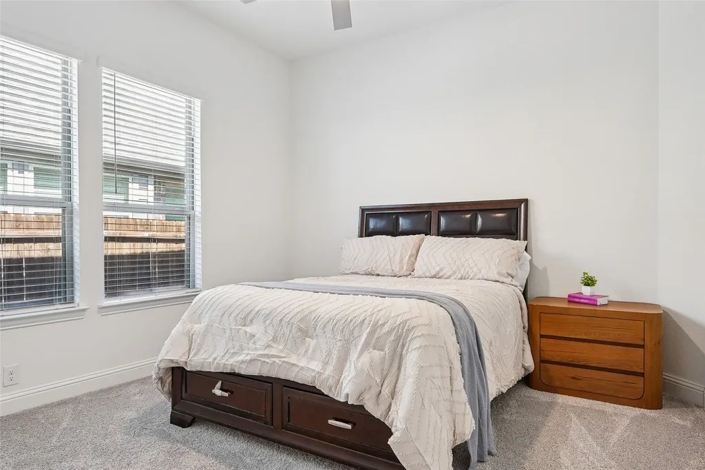 218 Oakcrest Drive Justin TX 76247