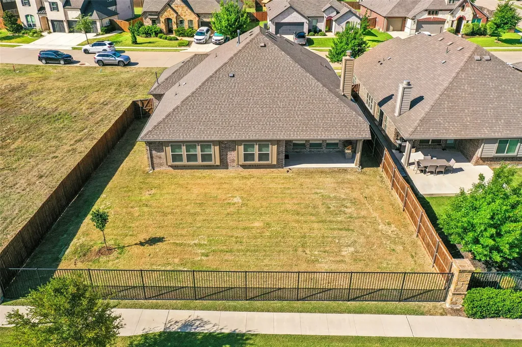 218 Oakcrest Drive Justin TX 76247