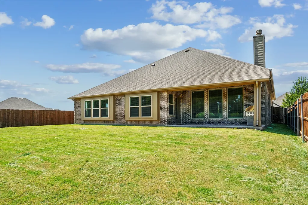 218 Oakcrest Drive Justin TX 76247