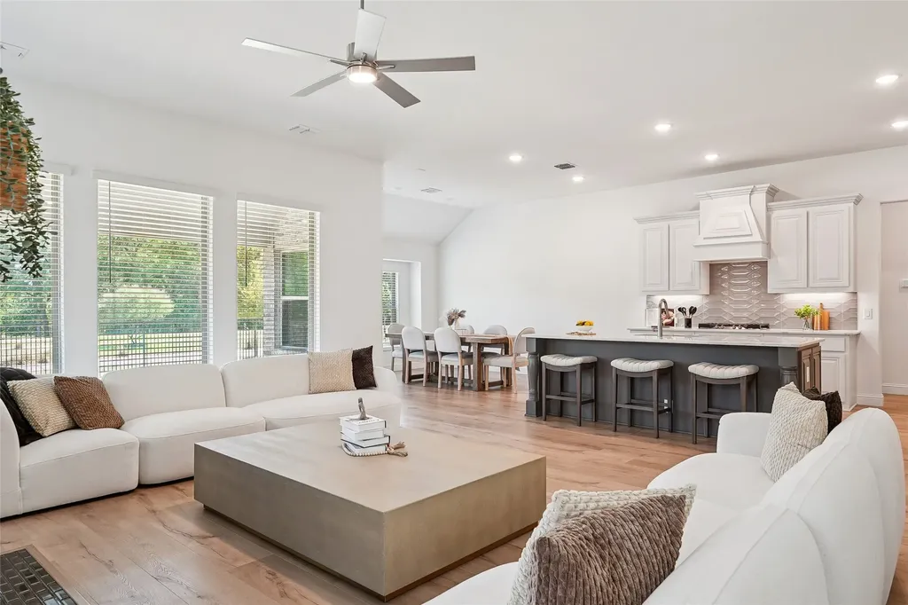 218 Oakcrest Drive Justin TX 76247