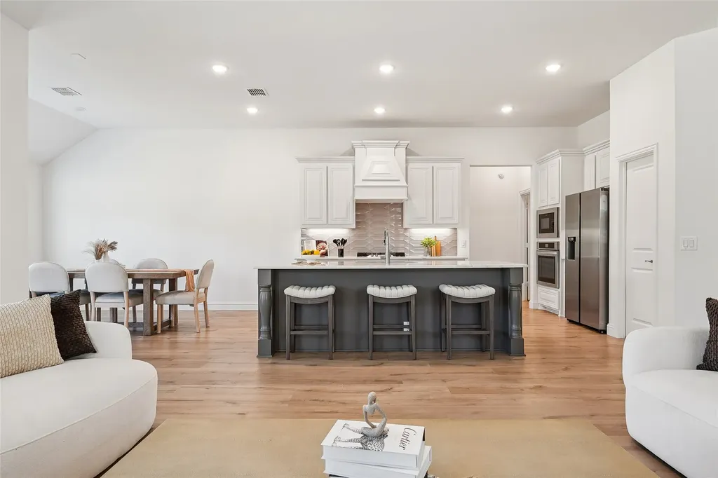 218 Oakcrest Drive Justin TX 76247