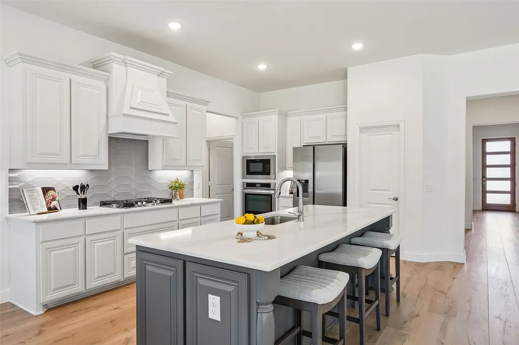 218 Oakcrest Drive Justin TX 76247