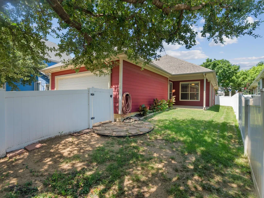 1020 Grey Fox Drive Savannah TX 76227