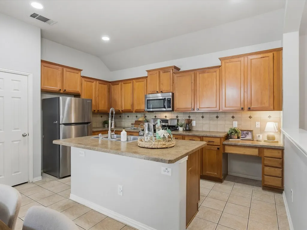 1020 Grey Fox Drive Savannah TX 76227
