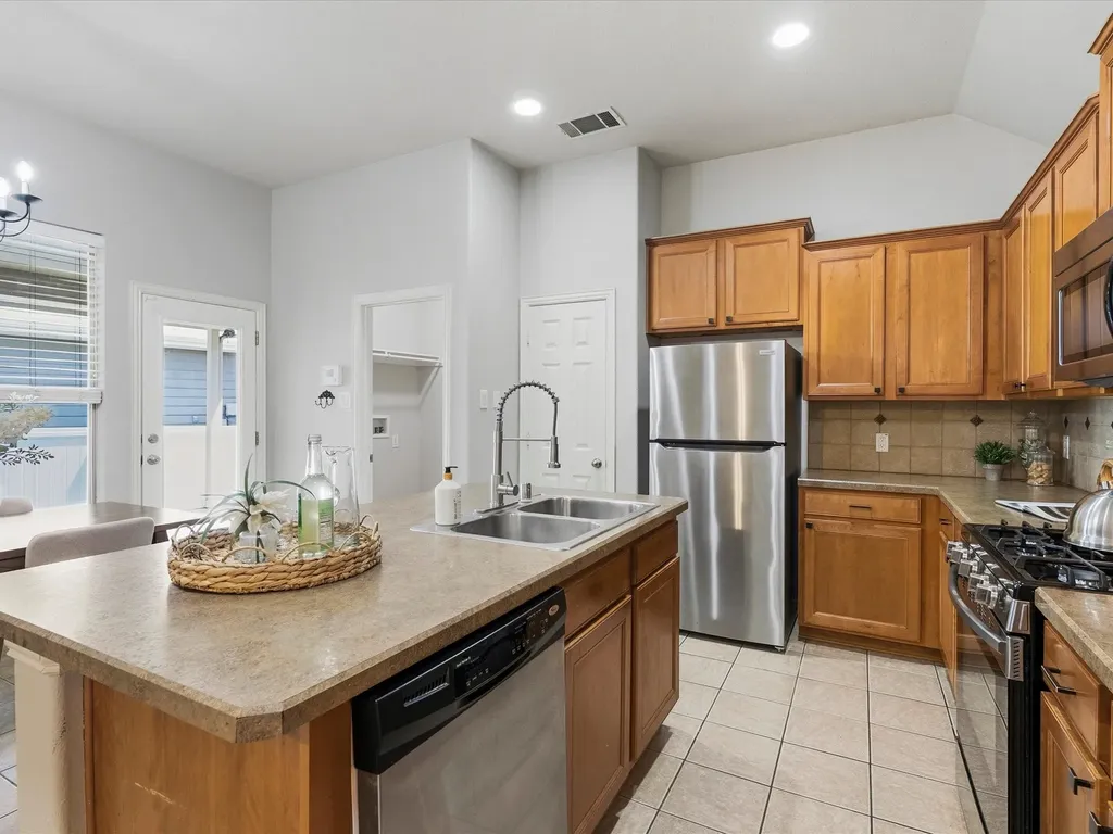 1020 Grey Fox Drive Savannah TX 76227