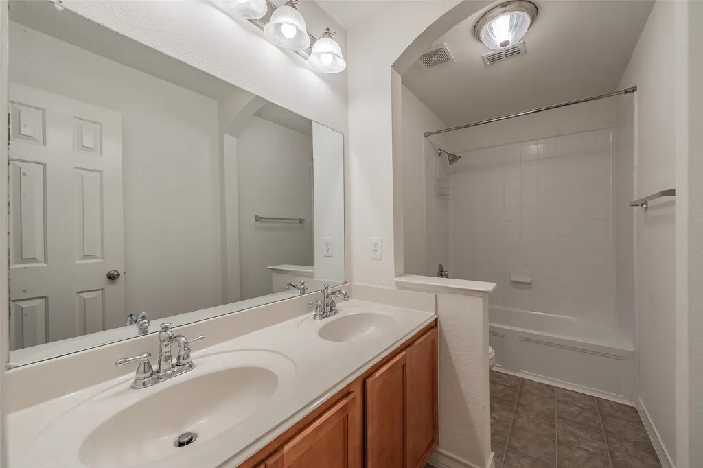 600 Beeman Drive Arlington TX 76002