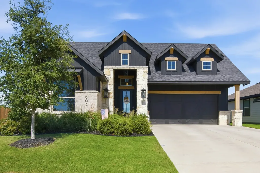 605 Eagle Bend Lane Burleson TX 76028