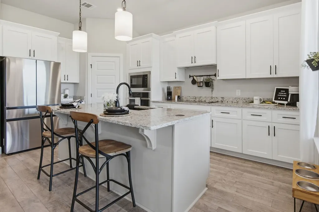 605 Eagle Bend Lane Burleson TX 76028