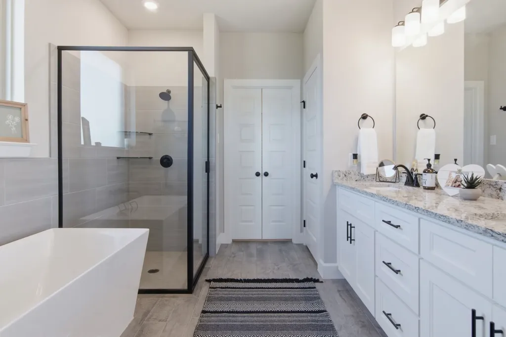 605 Eagle Bend Lane Burleson TX 76028