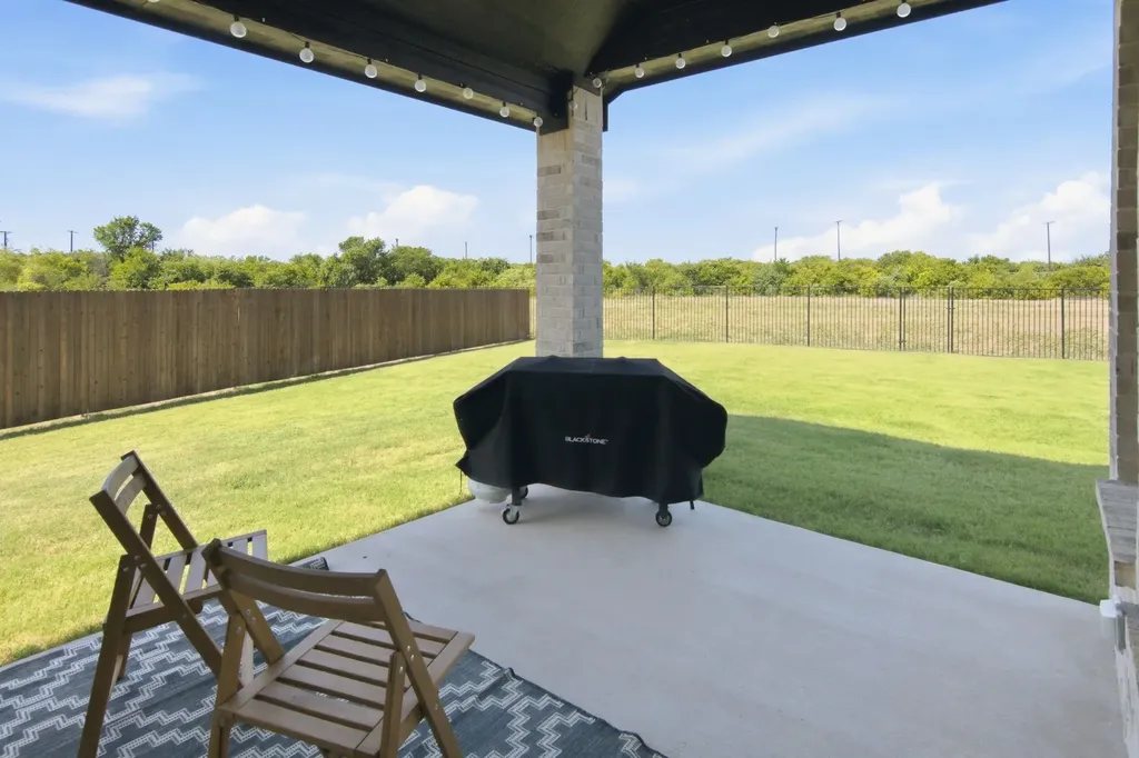 605 Eagle Bend Lane Burleson TX 76028