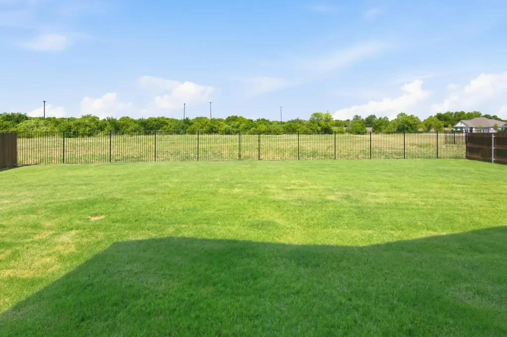 605 Eagle Bend Lane Burleson TX 76028