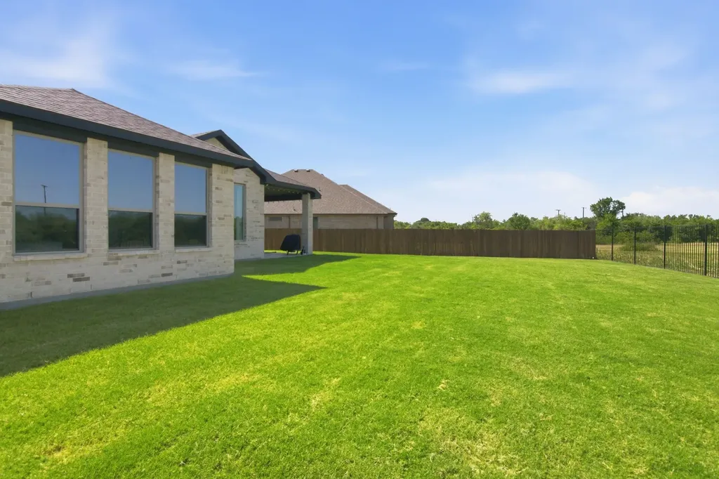 605 Eagle Bend Lane Burleson TX 76028