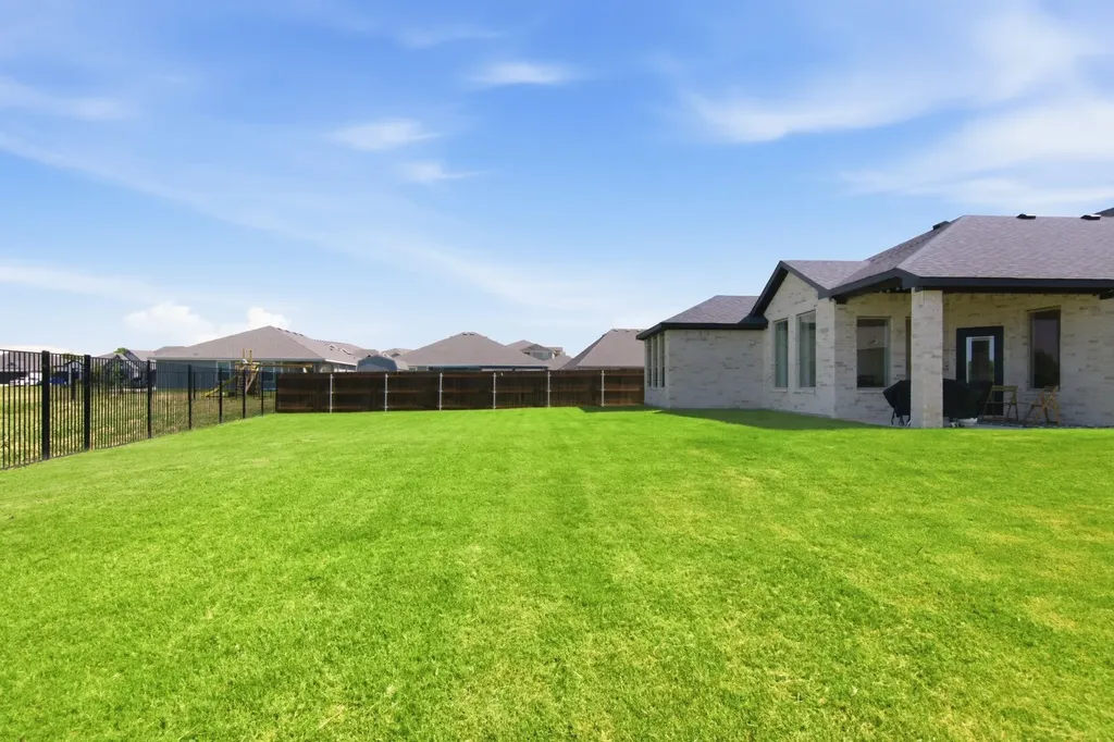 605 Eagle Bend Lane Burleson TX 76028