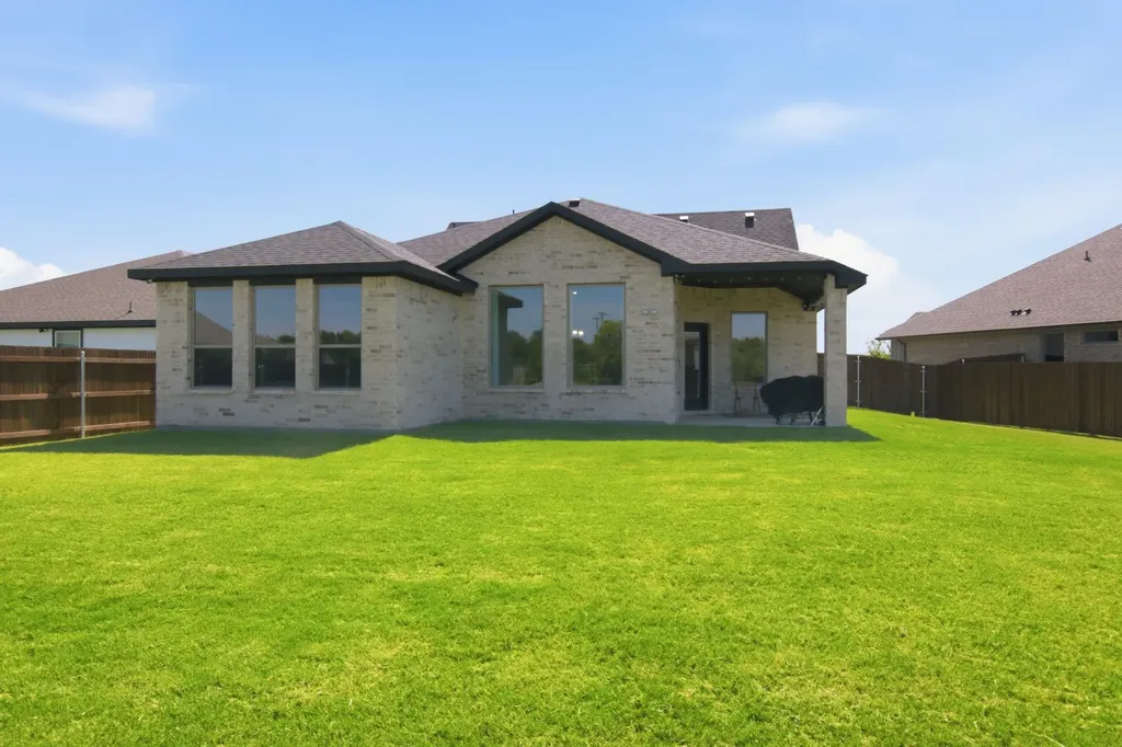605 Eagle Bend Lane Burleson TX 76028