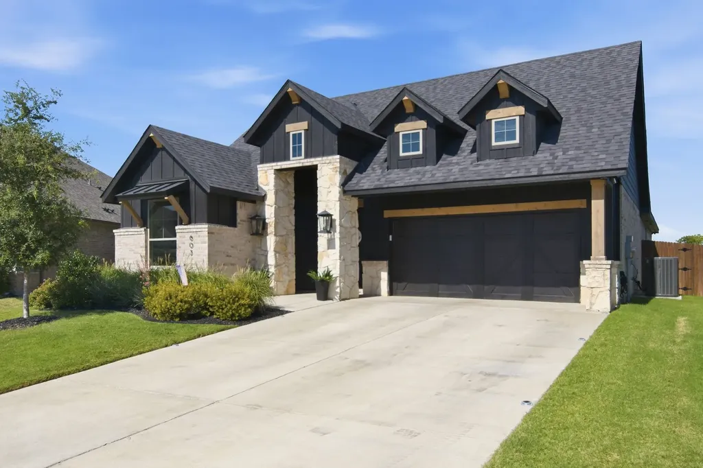 605 Eagle Bend Lane Burleson TX 76028
