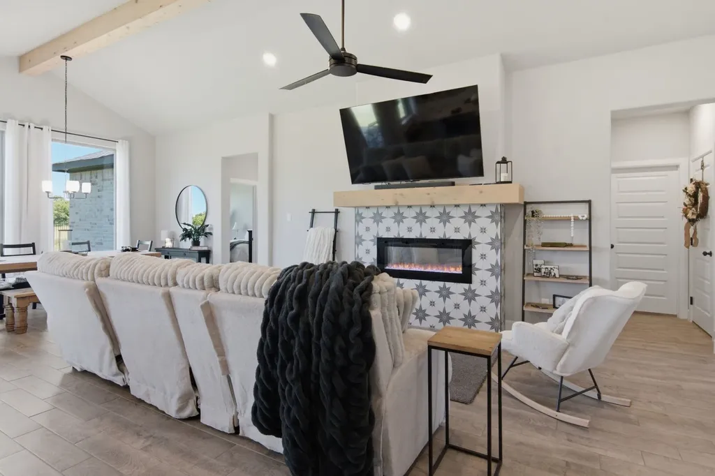 605 Eagle Bend Lane Burleson TX 76028