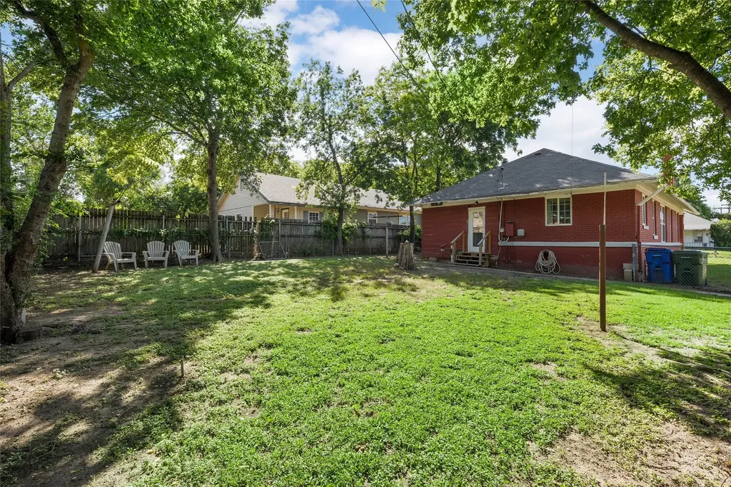 2700 Cole Avenue Waco TX 76707