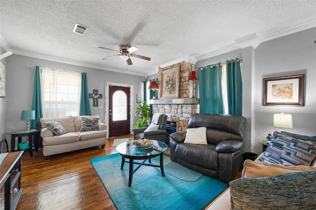 2700 Cole Avenue Waco TX 76707