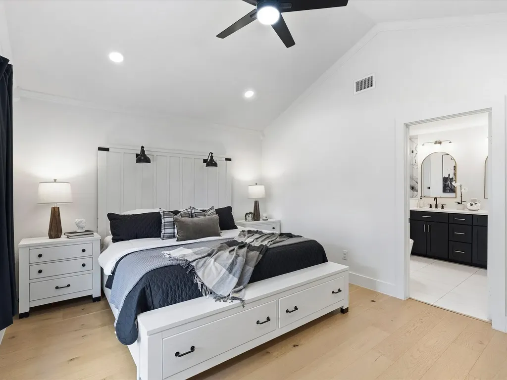 1220 Oxford Lane Grapevine TX 76051