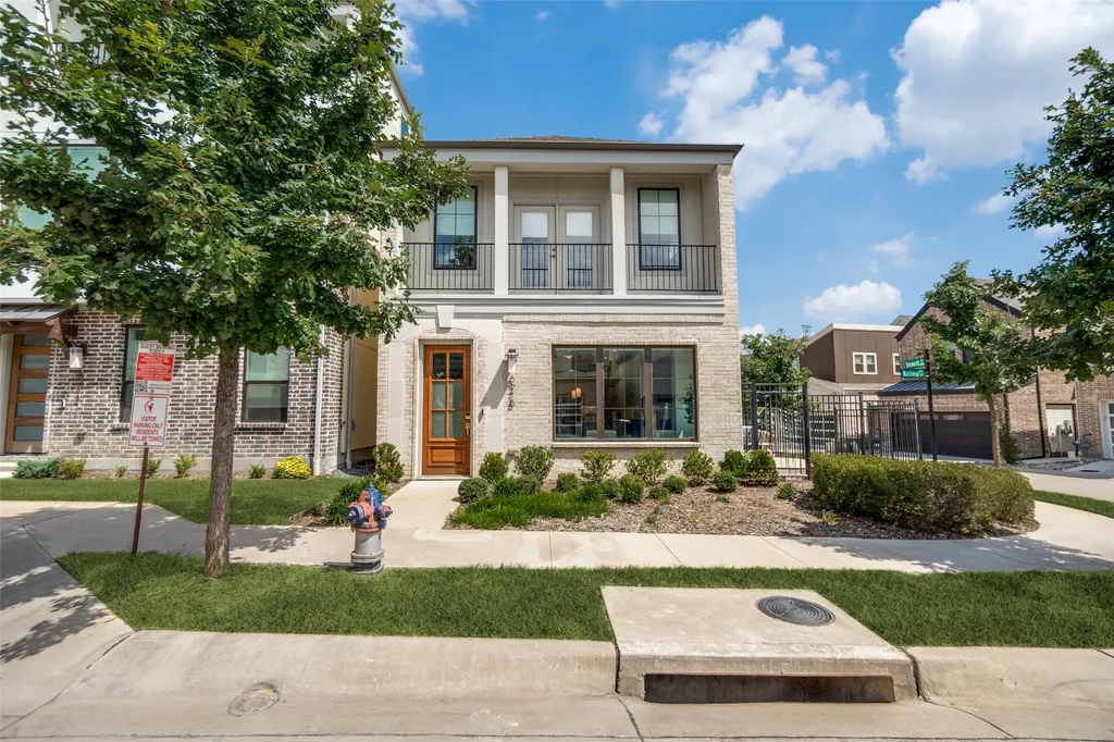 8218 Manoa Drive Dallas TX 75231