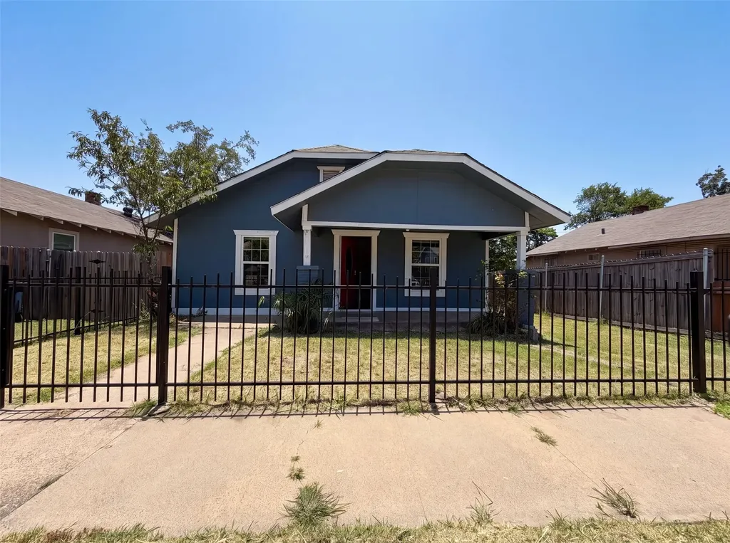 2832 Avenue I Fort Worth TX 76105