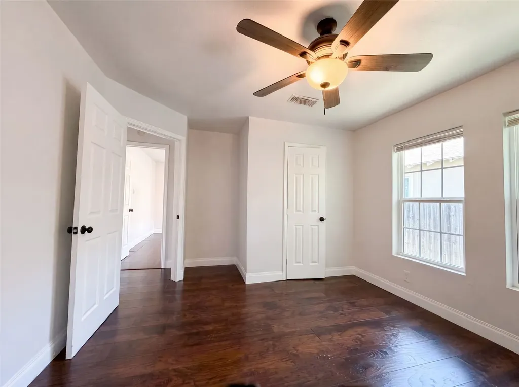 2832 Avenue I Fort Worth TX 76105