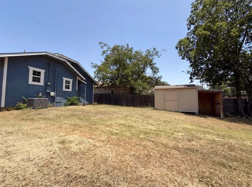 2832 Avenue I Fort Worth TX 76105