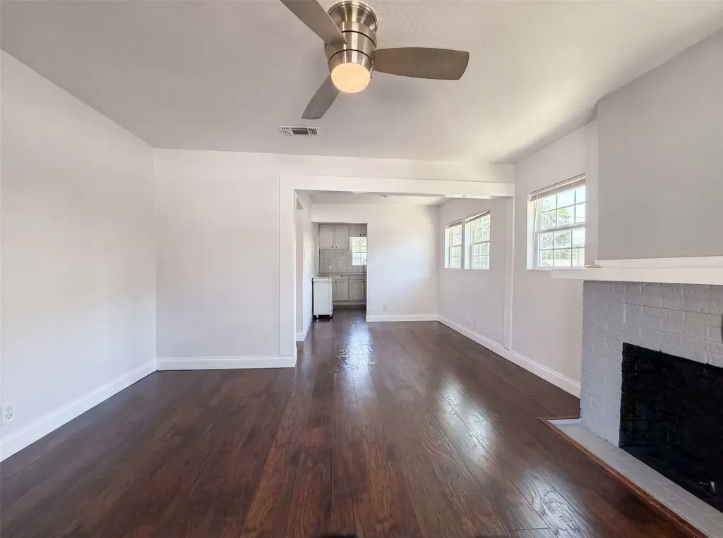 2832 Avenue I Fort Worth TX 76105