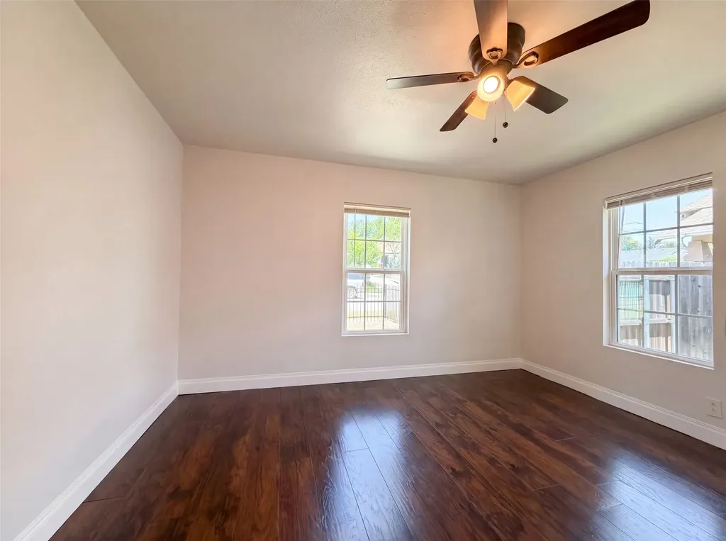 2832 Avenue I Fort Worth TX 76105