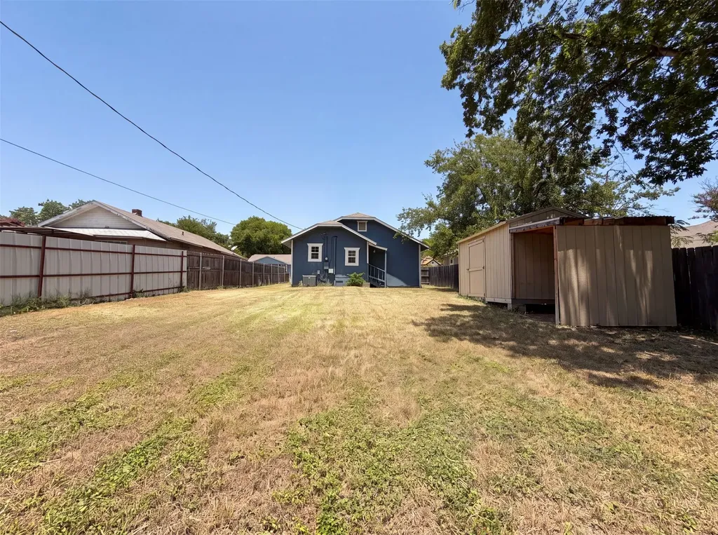 2832 Avenue I Fort Worth TX 76105