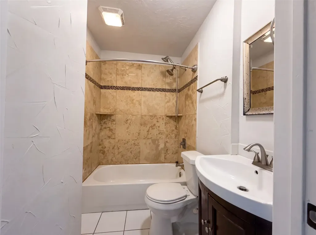 2832 Avenue I Fort Worth TX 76105