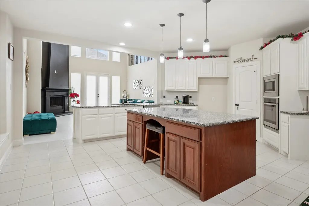 901 Oglethorpe Lane Aubrey TX 76227