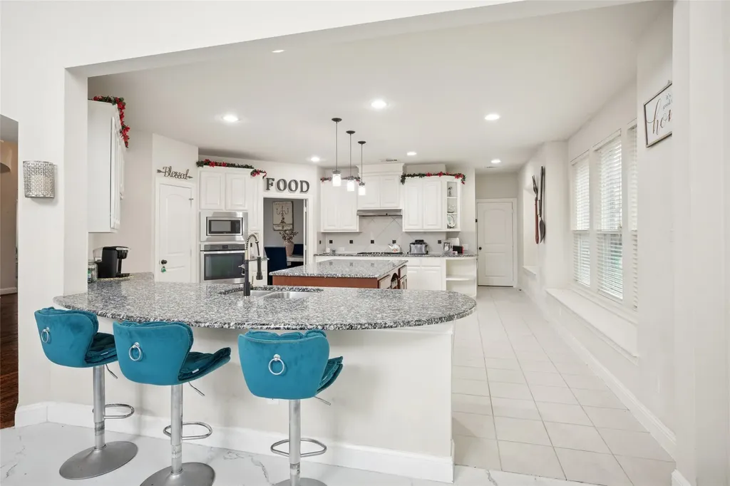 901 Oglethorpe Lane Aubrey TX 76227