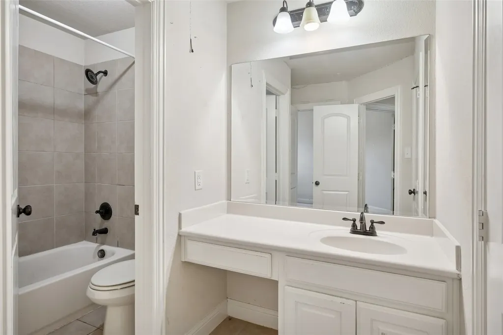 901 Oglethorpe Lane Aubrey TX 76227