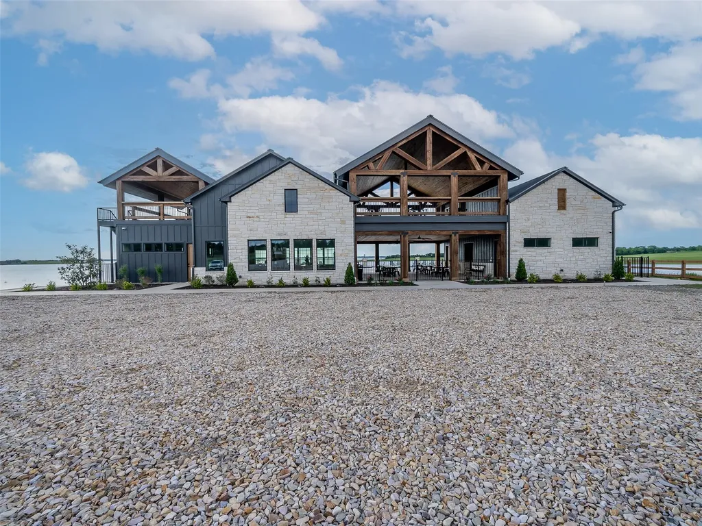 398 Timberland Heights Windom TX 75492