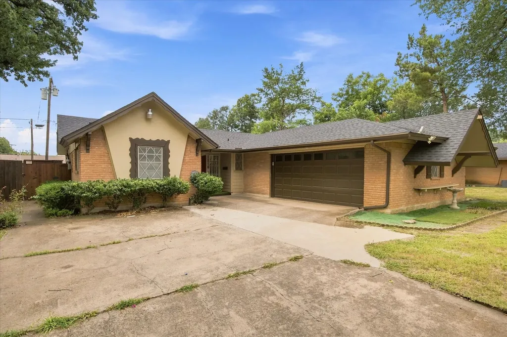 2210 Fairfax Drive Irving TX 75060