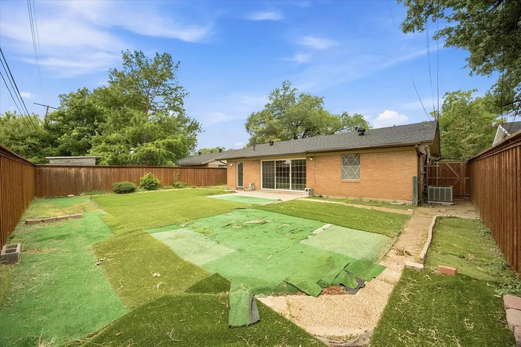 2210 Fairfax Drive Irving TX 75060