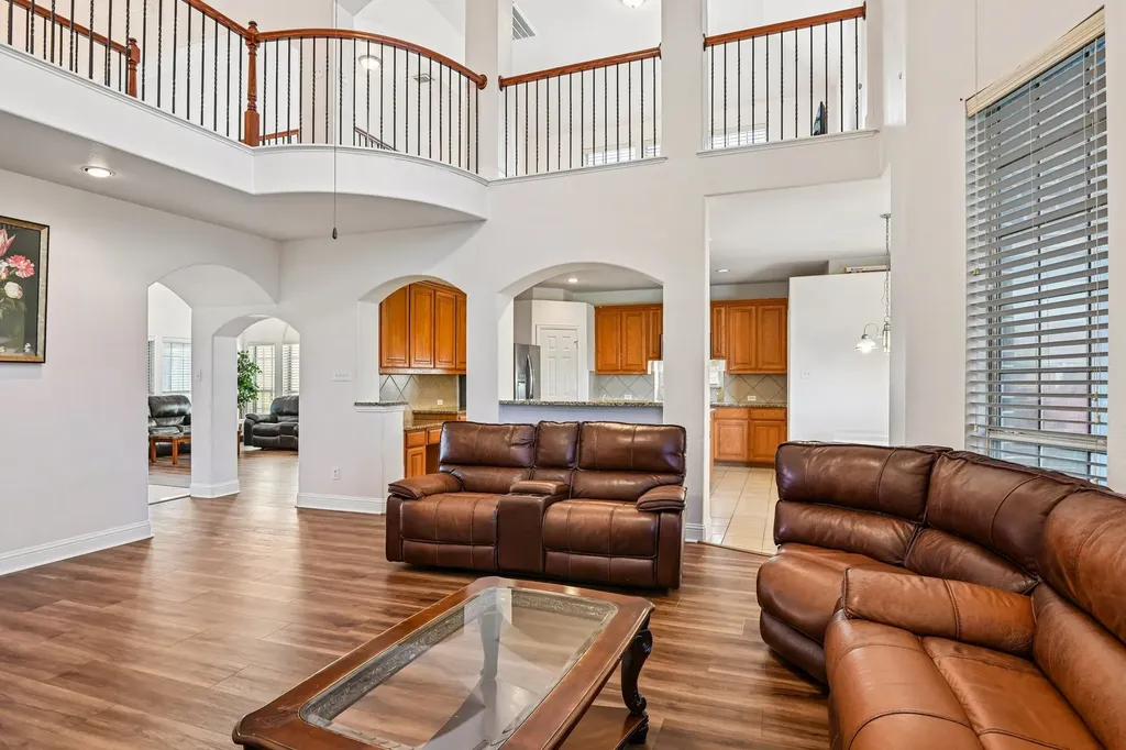 6006 Shadywood Lane Garland TX 75043