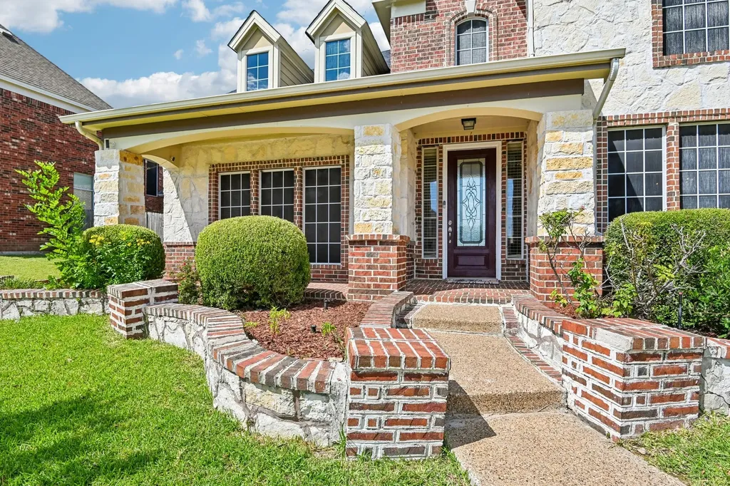 6006 Shadywood Lane Garland TX 75043