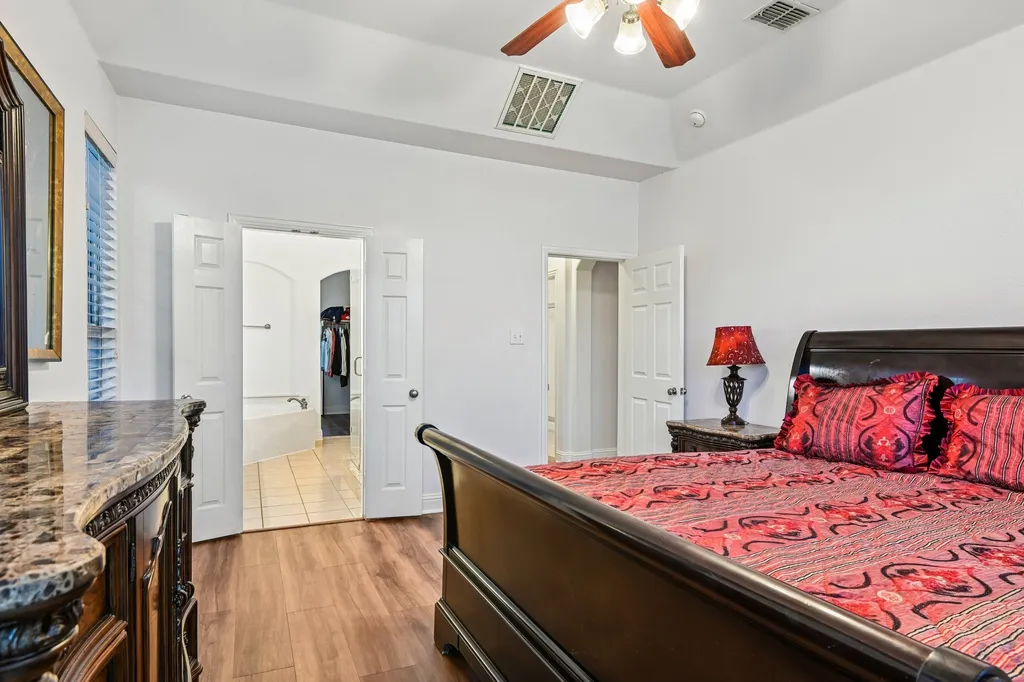 6006 Shadywood Lane Garland TX 75043